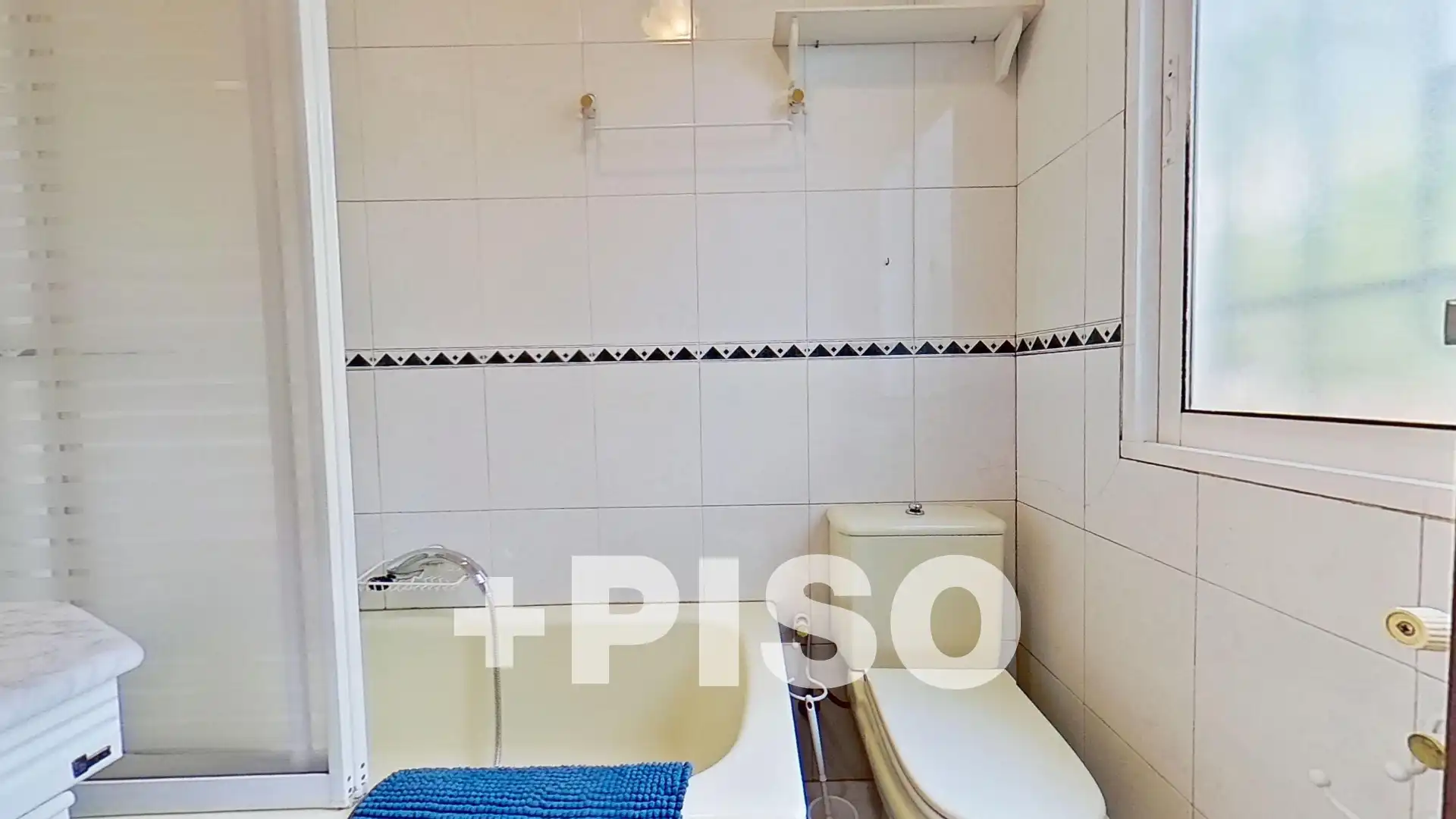 Badezimmer von Haus oder Chalet zum Verkauf in Madrid mit Heizung, Privatgarten und Terrasse
