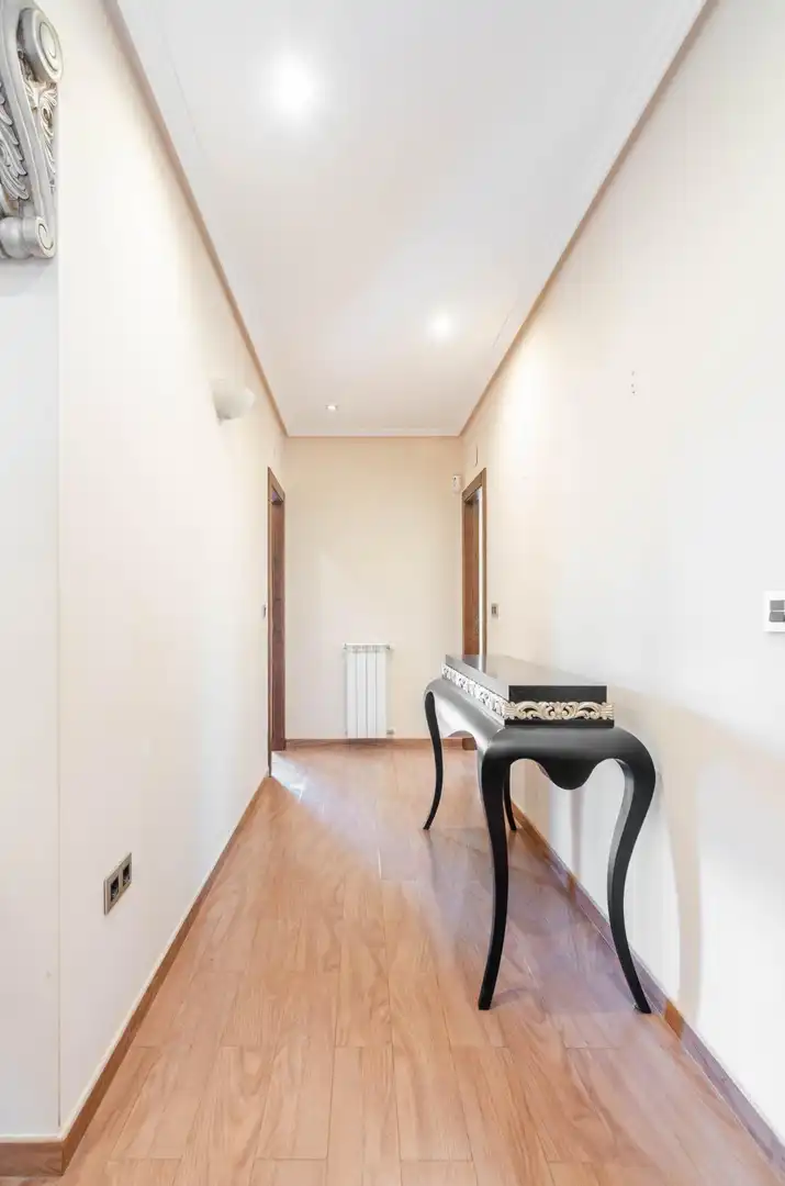 Casa o chalet en venta en Santo Adriano con Calefacción, Piscina y Alarma