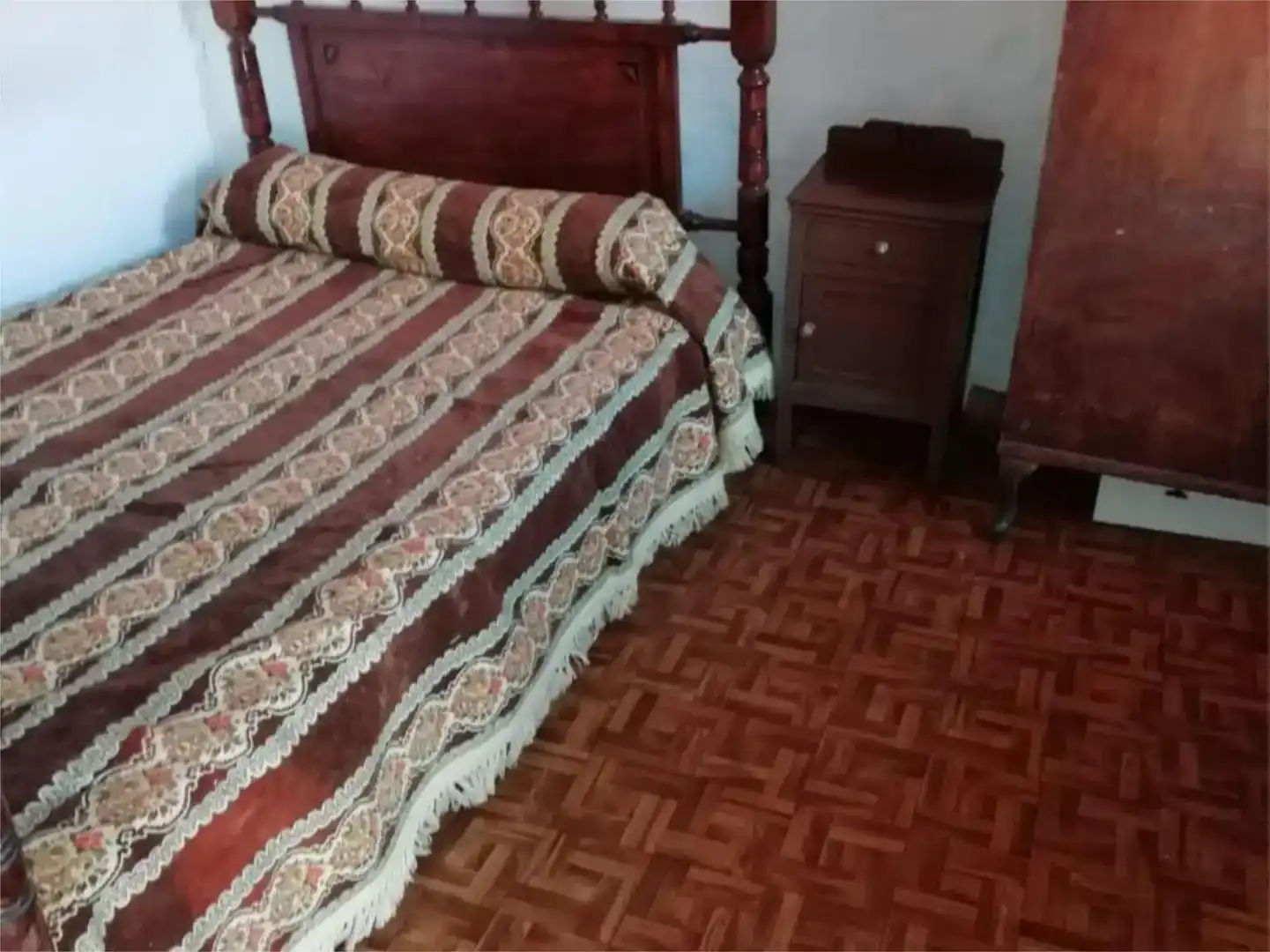 Dormitori de Finca rústica en venda en Castro Caldelas amb Balcó