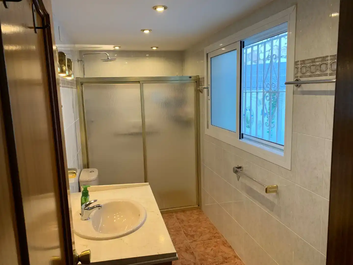 Bany de Pis en venda en Benalmádena amb Aire condicionat, Terrassa i Piscina