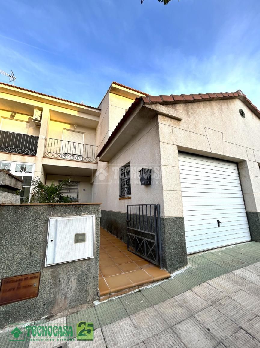 Vista exterior de Casa adosada en venta en Noblejas