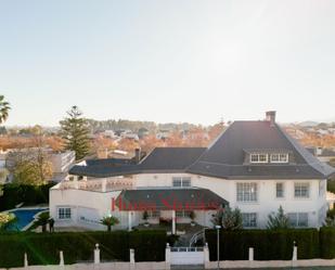 Vista exterior de Casa o xalet en venda en Gandia amb Aire condicionat, Terrassa i Piscina