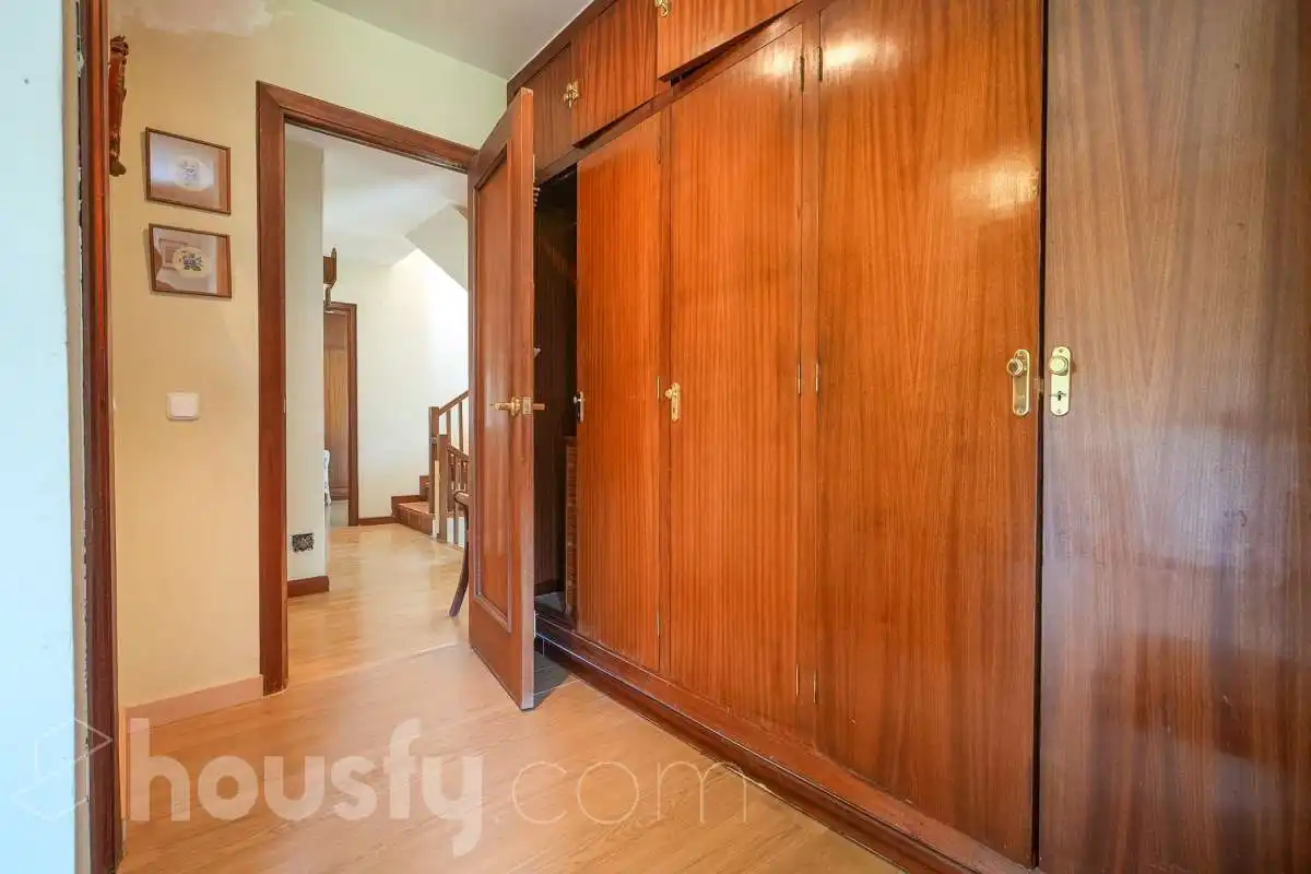 Houses for sale in Madrid  with Air Conditioner, Heating and Private garden