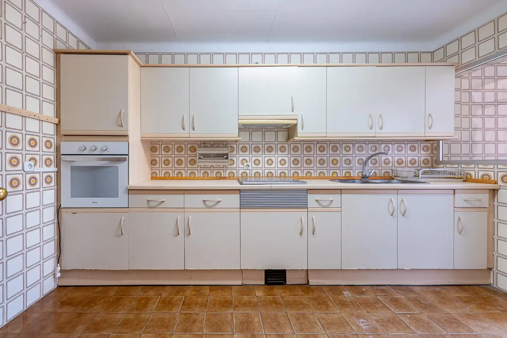 Cuina de Planta baixa en venda en Málaga amb Jardí privat