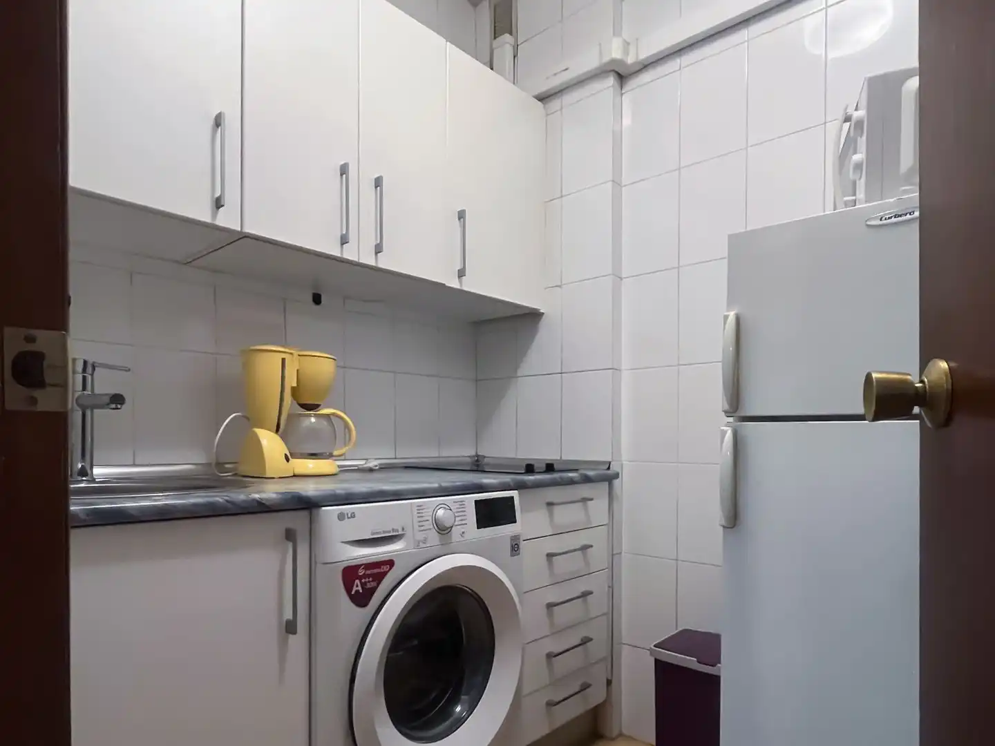 Küche von Wohnung zur Miete in Sevilla mit Klimaanlage, Heizung und Terrasse