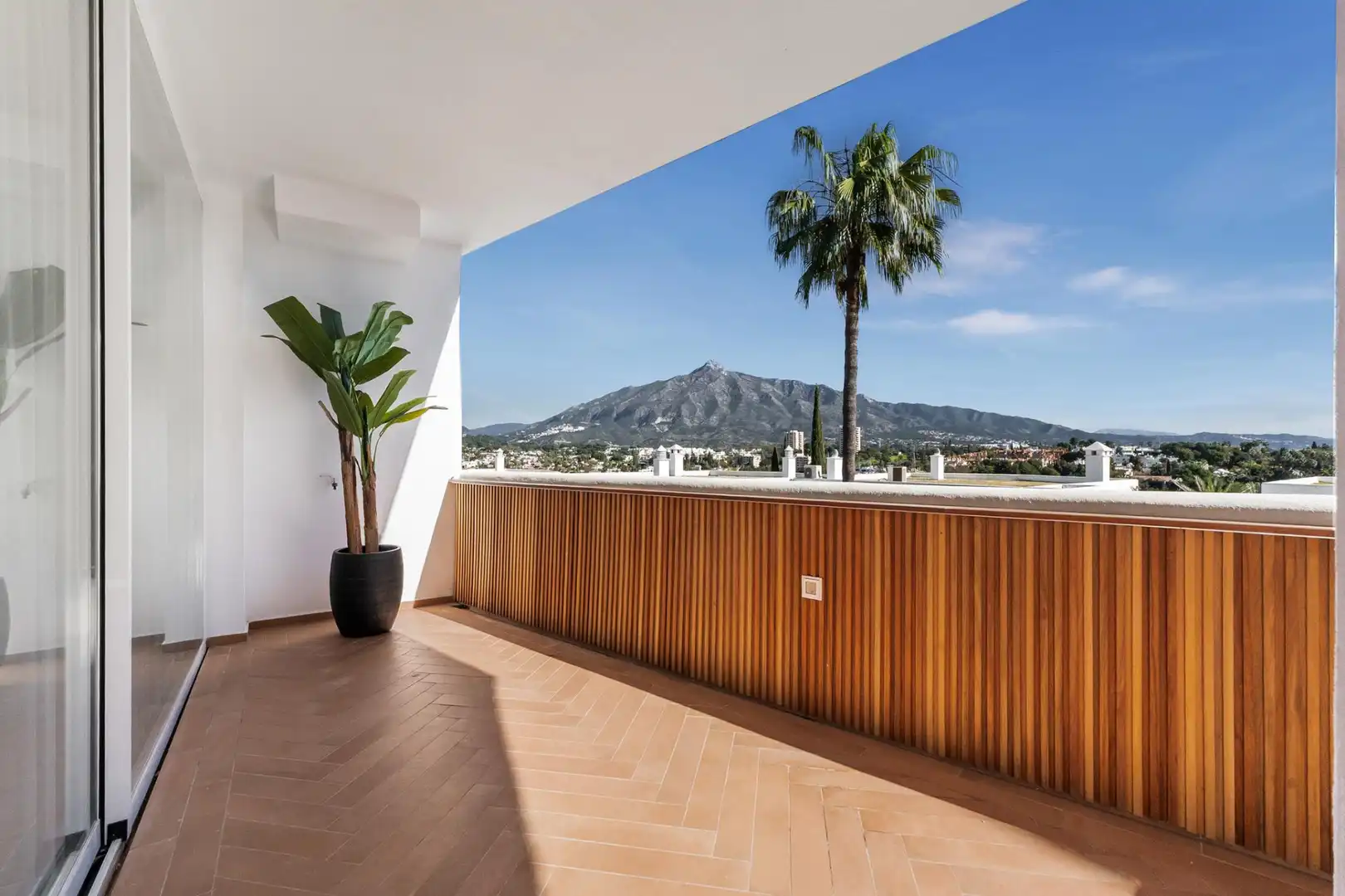 Apartment mit Terrasse zum Verkauf in Nueva Andalucía, imagen 4