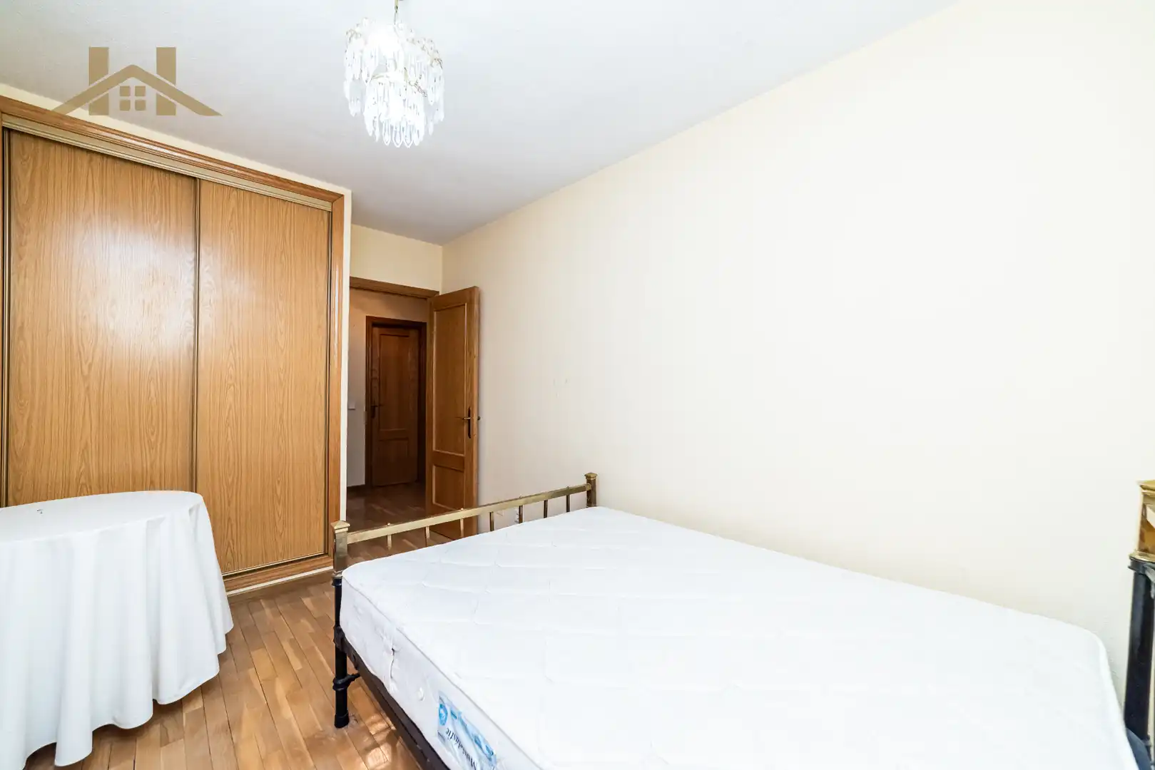 Habitación de Casa adosada en venta en Navalcarnero con Aire acondicionado, Calefacción y Jardín privado
