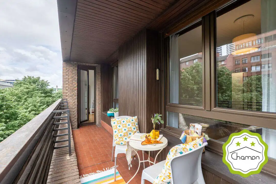Terraza de Piso en venta en Bilbao  con Calefacción, Jardín privado y Terraza