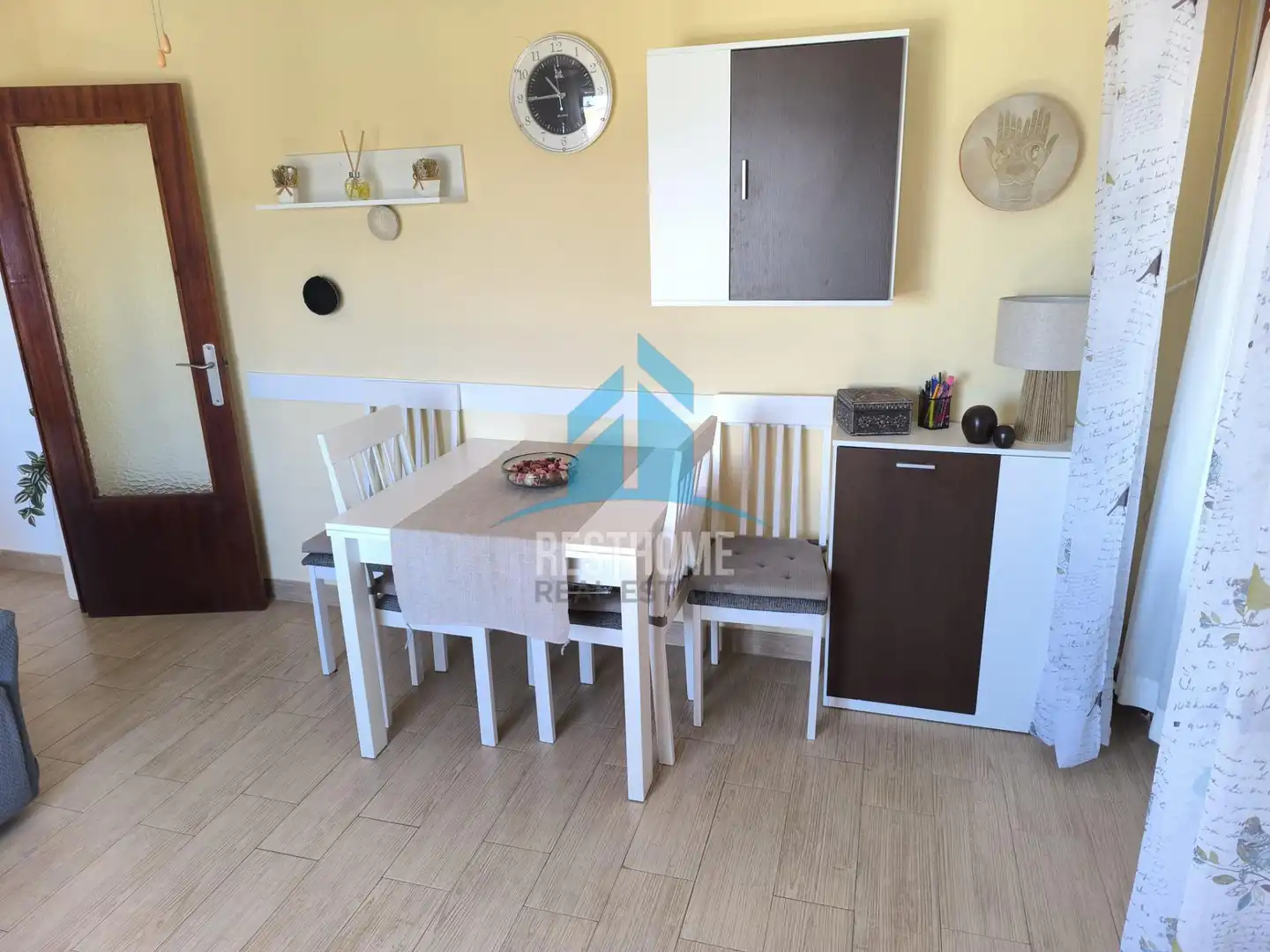 Comedor de Piso en venta en Tavernes de la Valldigna con Amueblado y Balcón
