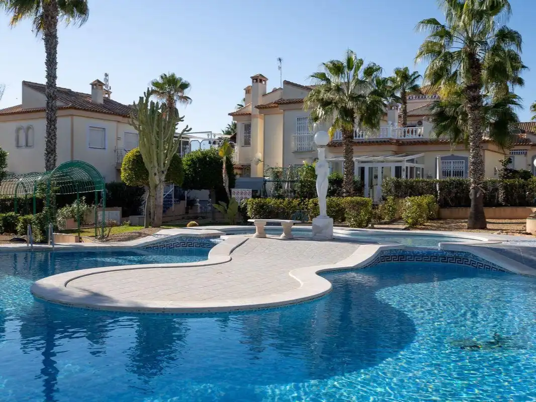 Casa a schiera con piscina in vendita a Calle Peñalara 8, imagen 2