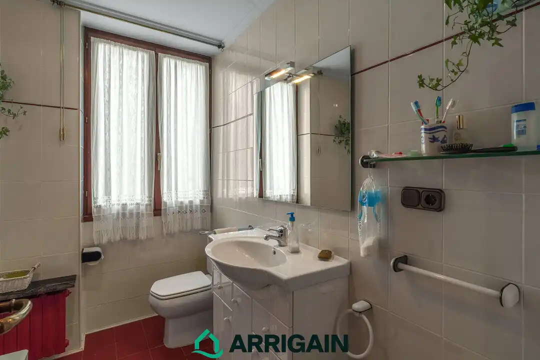 Baño de Casa o chalet en venta en Irun  con Calefacción, Jardín privado y Terraza