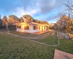 Vista exterior de Casa o xalet en venda en Llambilles amb Calefacció, Jardí privat i Terrassa