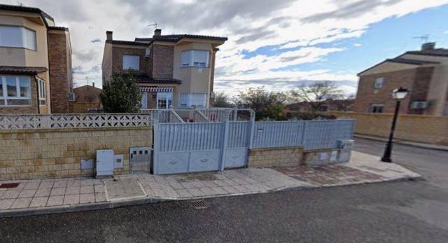 Casa-chalet en Venta en Ugena