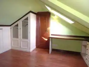 Schlafzimmer von Wohnung zur Miete in Gijón  mit Heizung, Parkett und Möbliert