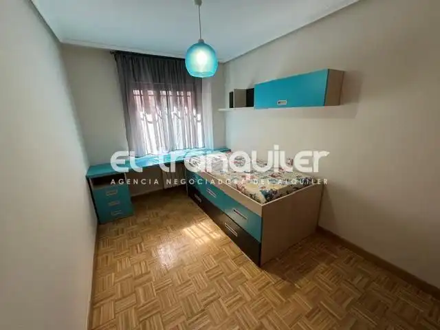 Habitación de Piso de alquiler en Parla con Aire acondicionado, Piscina y Amueblado