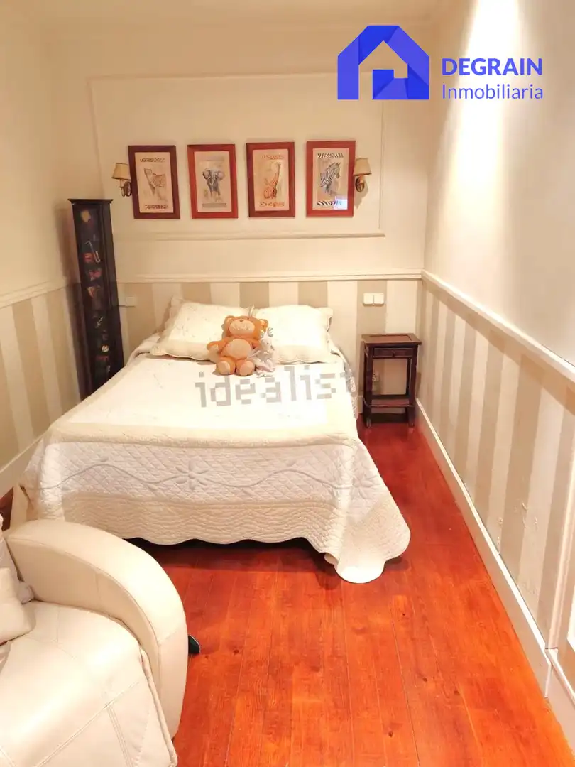 Habitación de Piso en venta en Oviedo  con Balcón