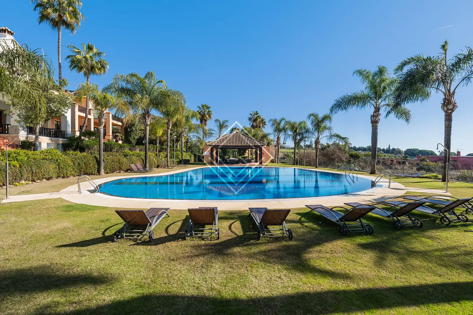 Chalet con piscina en venta en Milla de Oro, imagen 33