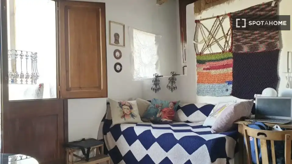 Appartement avec terrasse à louer à Extramurs