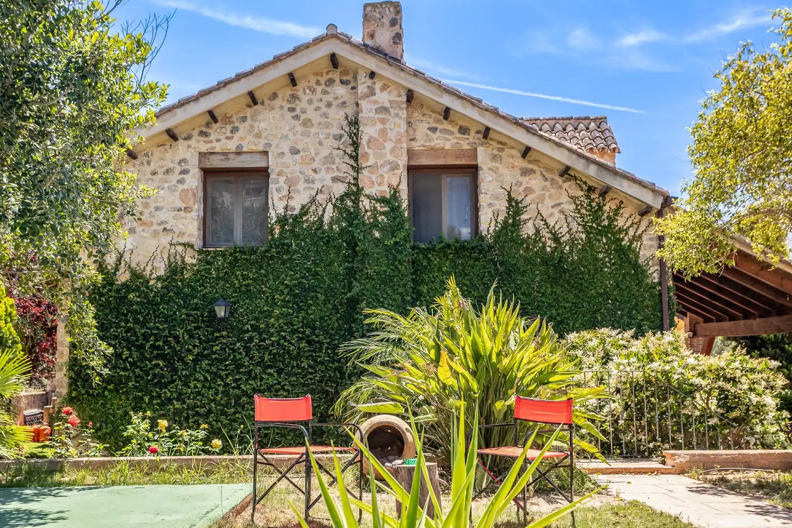 Vista exterior de Casa o xalet en venda en Pedralba amb Aire condicionat, Calefacció i Jardí privat