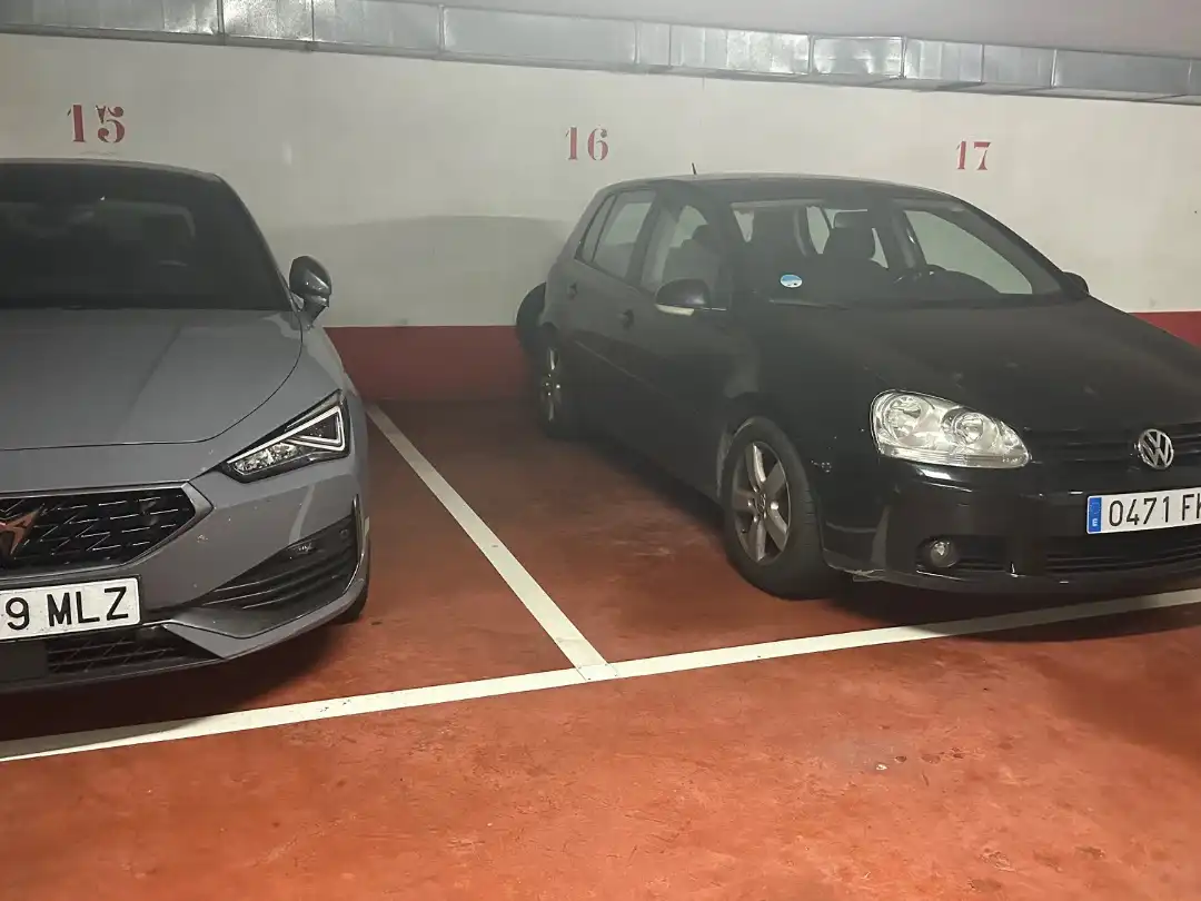 Parkplatz von Garage zur Miete in A Coruña Capital 
