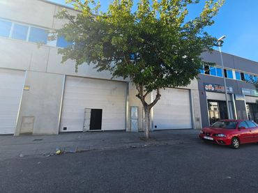 Nau industrial de lloguer a Carrer de Vilanova de La Barca 39