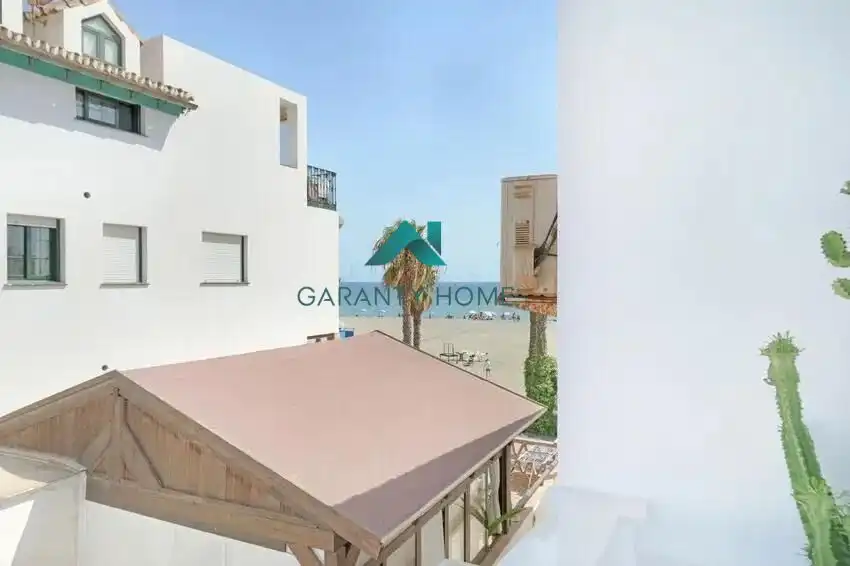 Außenansicht von Einfamilien-Reihenhaus zum Verkauf in Vélez-Málaga mit Klimaanlage, Heizung und Terrasse