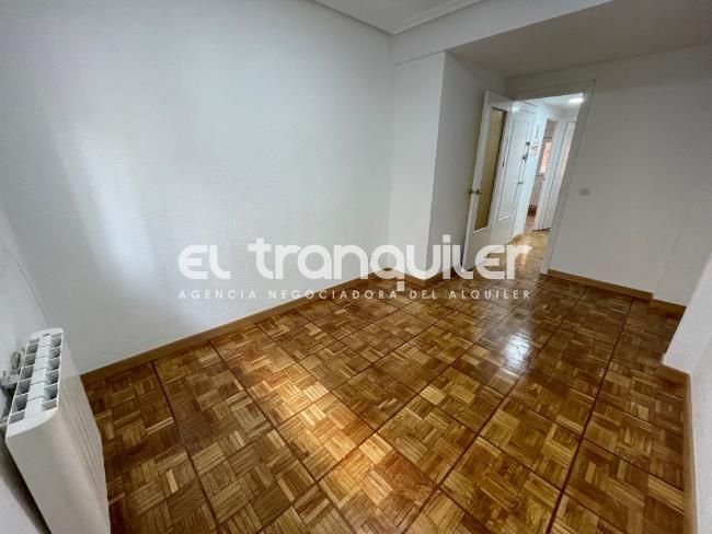 Dormitori de Pis de lloguer en  Madrid Capital amb Parquet, Traster i Rentadora