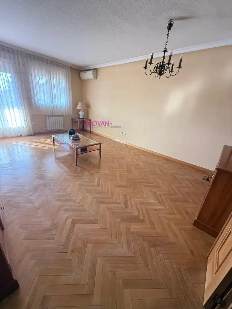 Sala d'estar de Pis en venda en San Agustín del Guadalix amb Aire condicionat, Calefacció i Parquet