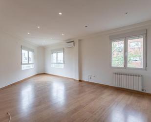 Living room of Flat to rent in  Granada Capital  with Air Conditioner and Heating
