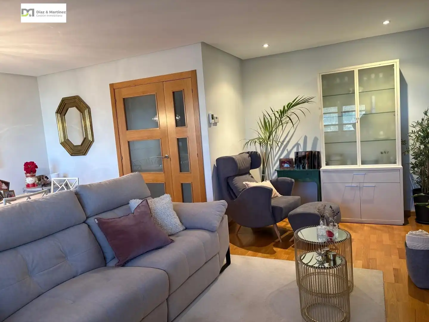 Sala de estar de Casa o chalet en venta en San Andrés del Rabanedo con Calefacción, Jardín privado y Parquet