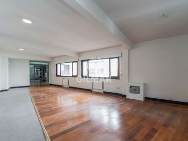 Triplex avec piscine à vendre à Chamartín