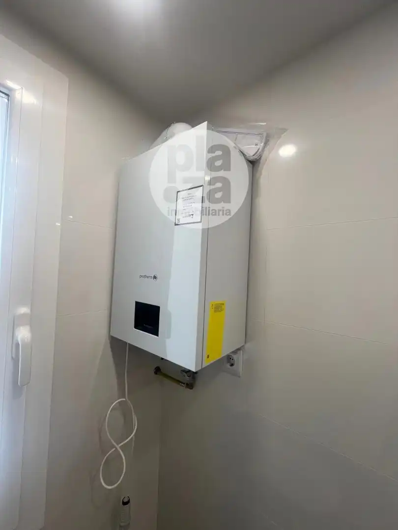 Bathroom of Flat for sale in Burgos  with Heating