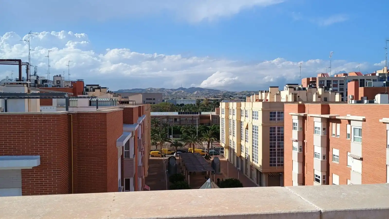 Außenansicht von Wohnung zum Verkauf in Elche / Elx mit Klimaanlage, Terrasse und Möbliert