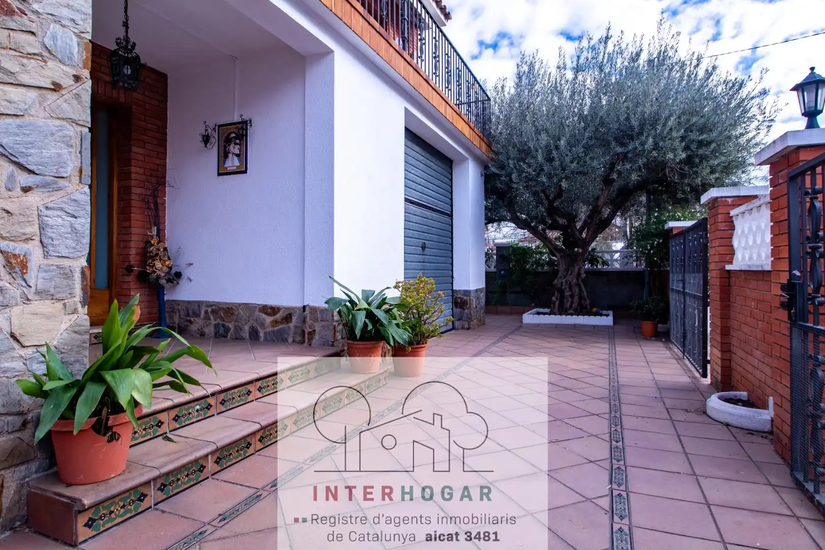 Exterior view of Houses for sale in Cerdanyola del Vallès