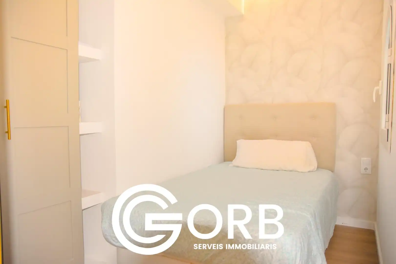Schlafzimmer von Wohnung zum Verkauf in Mataró mit Parkett, Terrasse und Möbliert