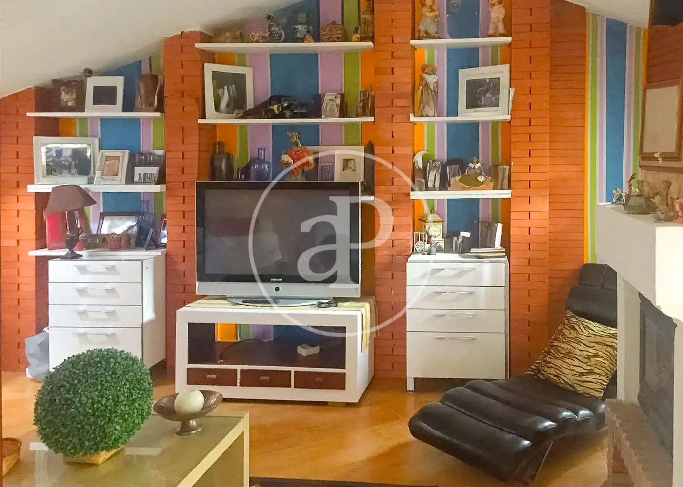 Living room of Houses for sale in Valdeolmos-Alalpardo, Madrid