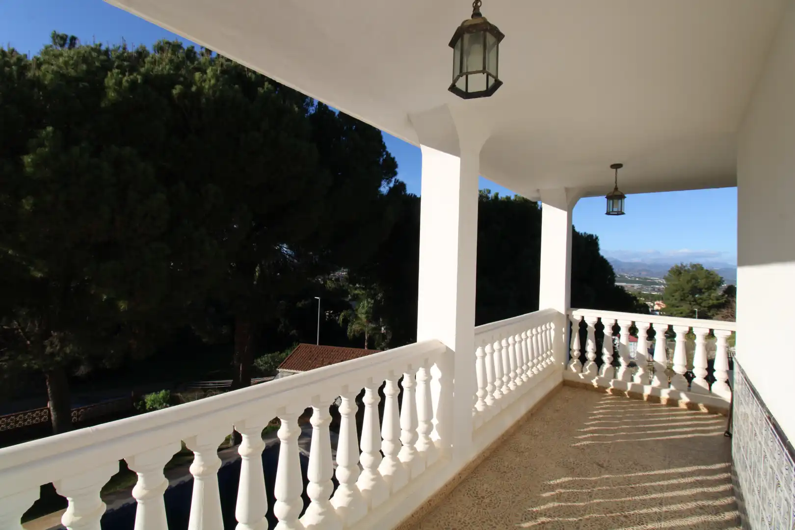 Terrassa de Casa o xalet en venda en Alhaurín de la Torre amb Aire condicionat, Jardí privat i Terrassa