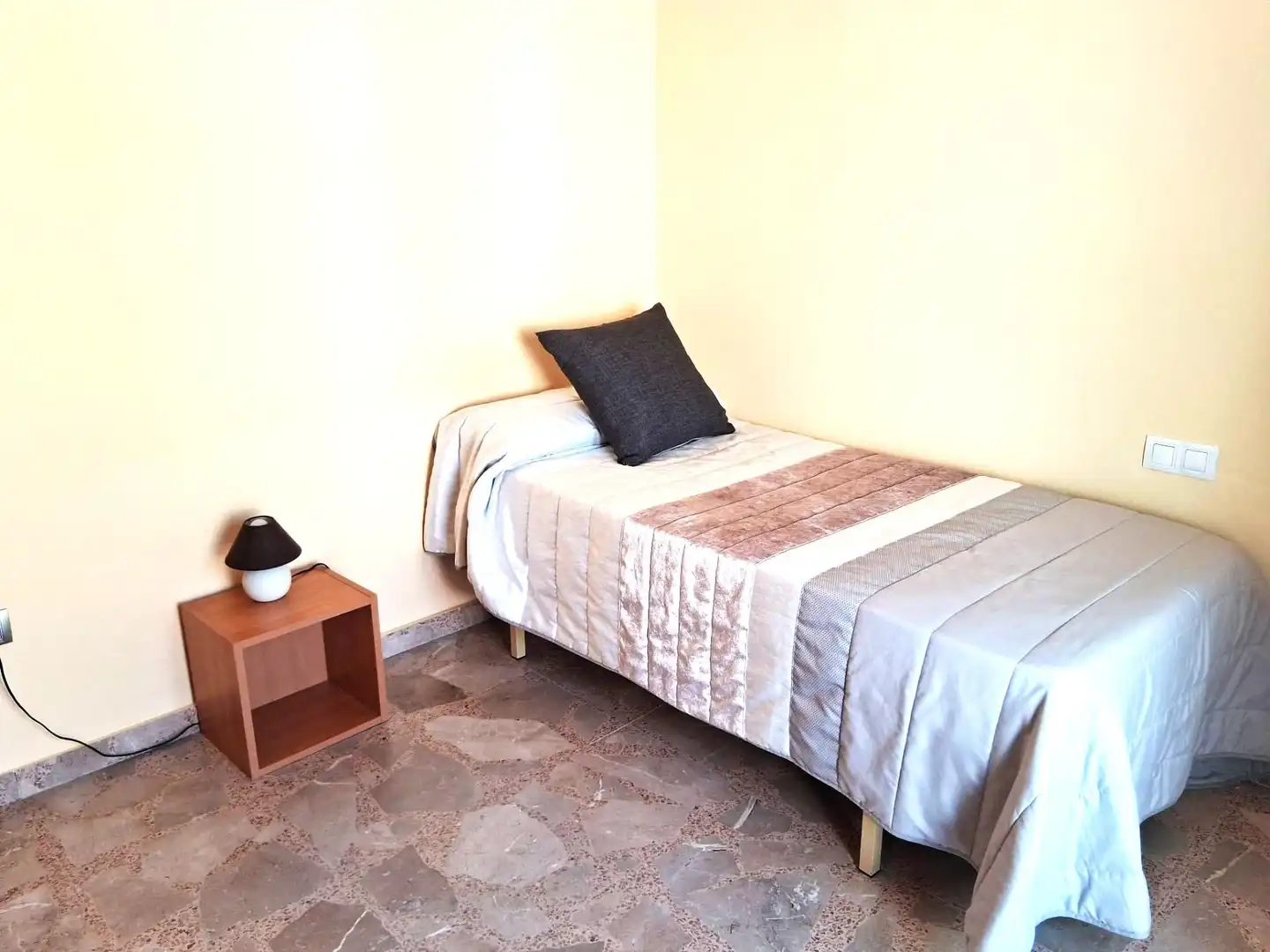 Habitación de Piso en venta en Albacete con Calefacción, Terraza y Trastero