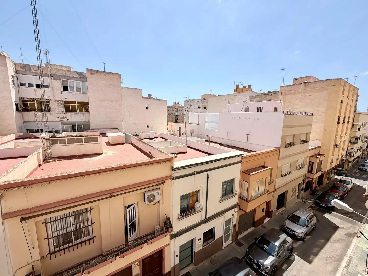 Vista exterior de Pis en venda en Almería amb Aire condicionat, Calefacció i Moblat