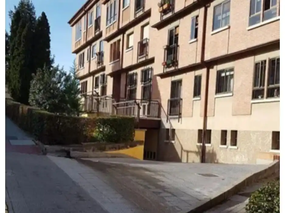 Vista exterior de Garaje en venta en Segovia