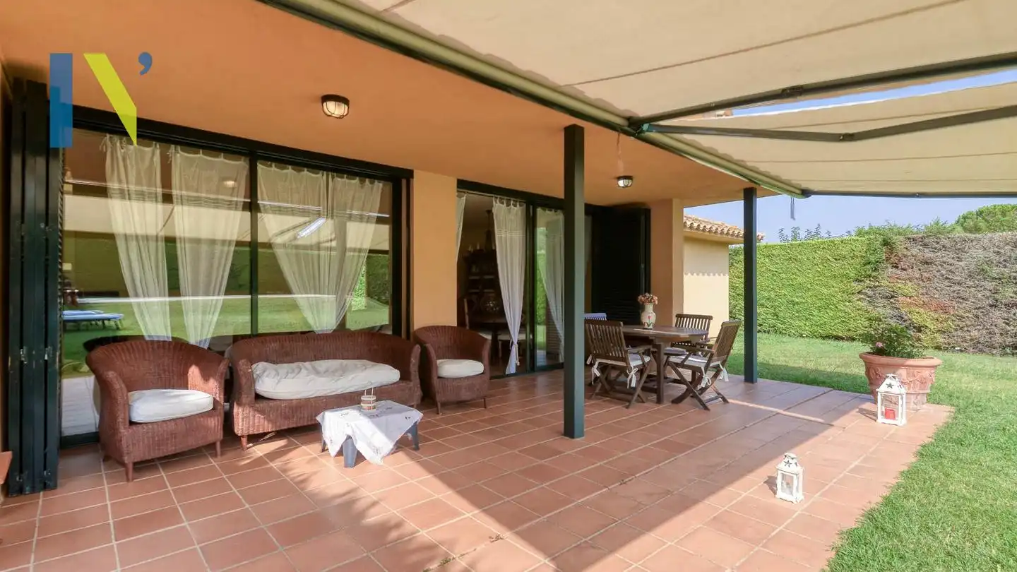 Casa amb piscina en venda a Avinguda Josep Maria de Ventos, imagen 2