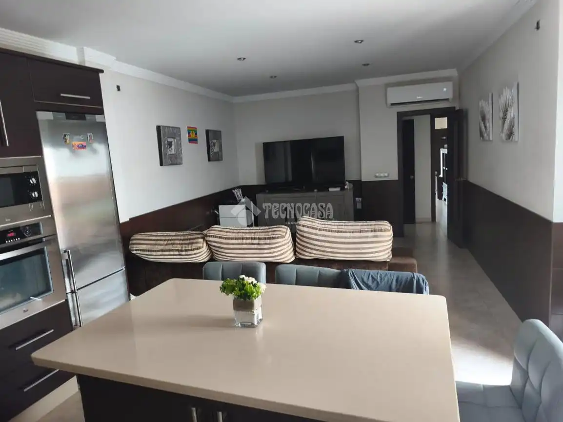 Sala d'estar de Casa adosada en venda en La Carlota amb Aire condicionat i Calefacció