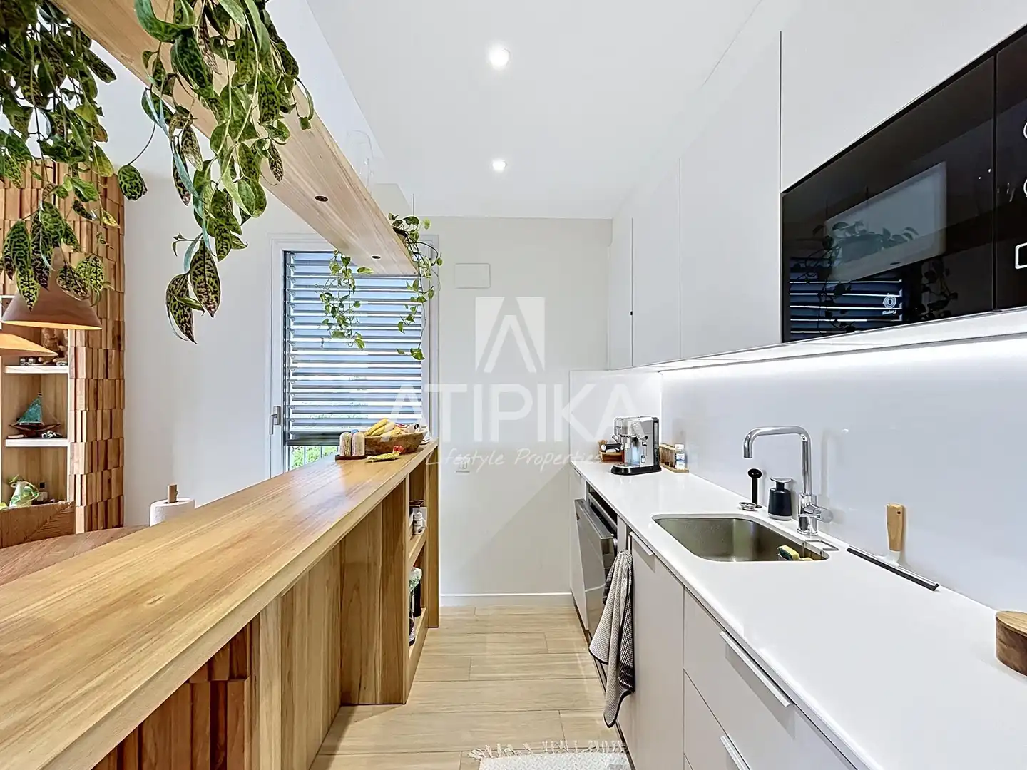 Kitchen of Flat for rent in Barcelona  with Air Conditioner, Parquet flooring and Terrace