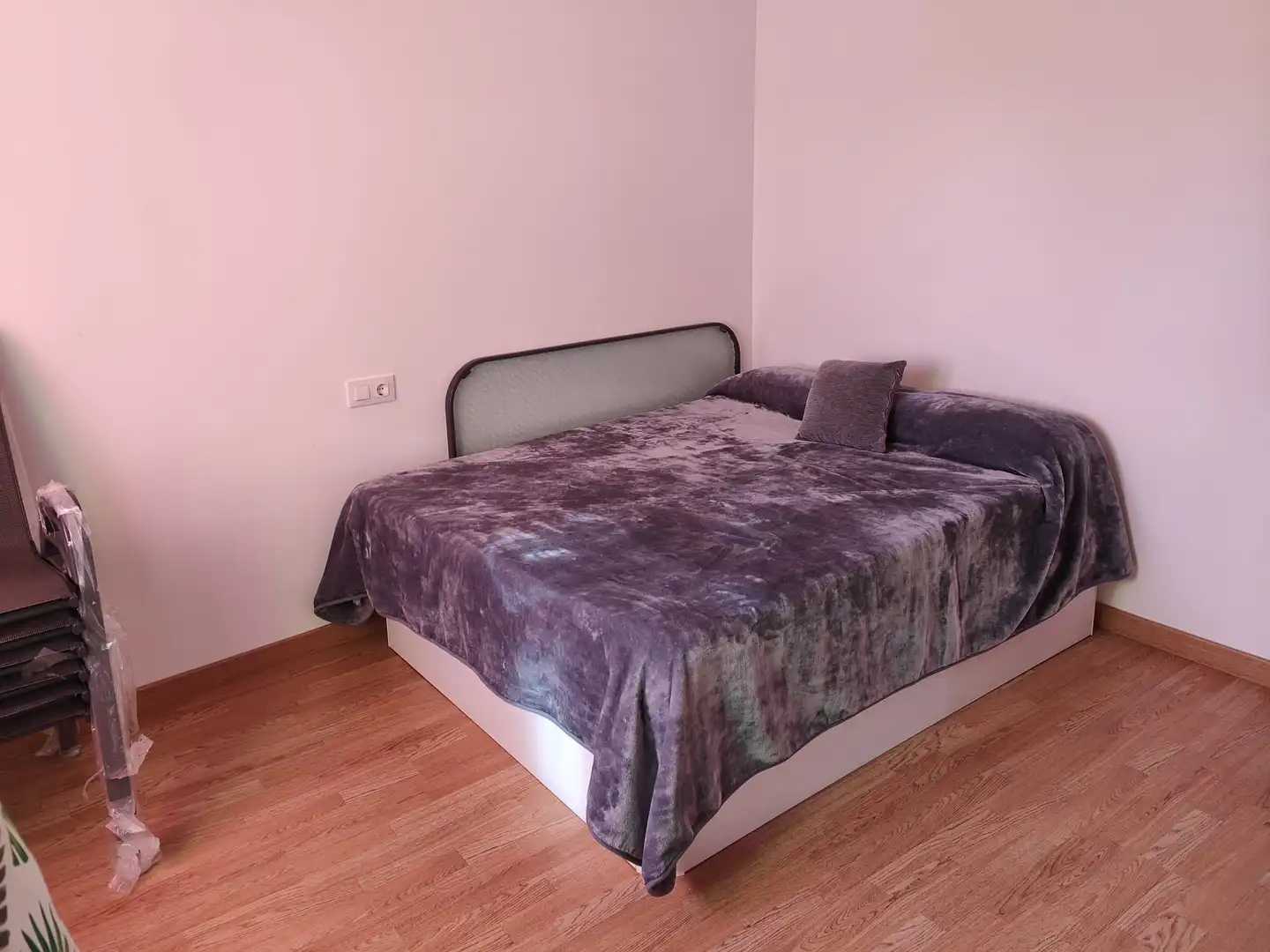 Habitación de Casa adosada en venta en Cabezamesada con Calefacción, Parquet y Piscina