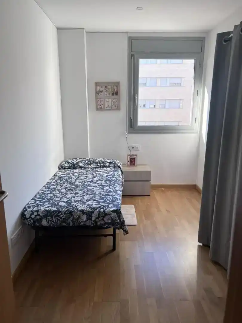Bedroom of Flat for rent in Reus  with Parquet flooring, Swimming Pool and Oven