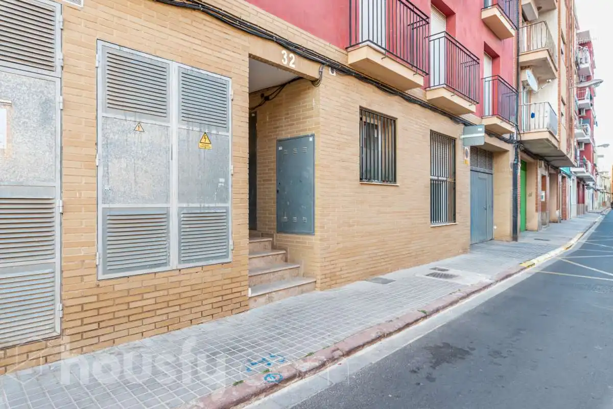 Vista exterior de Pis de lloguer en Sagunto / Sagunt amb Parquet, Moblat i Balcó