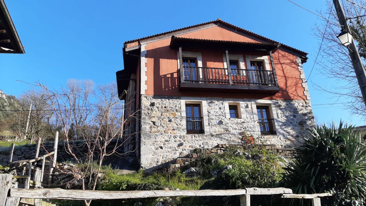 Vista exterior de Finca rústica en venta en Cabrales con Calefacción, Horno y Lavadora