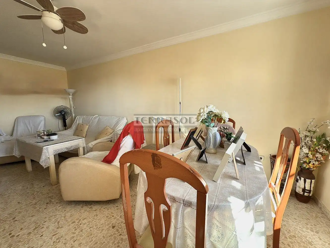 Sala d'estar de Apartament en venda en Vélez-Málaga amb Jardí privat, Terrassa i Traster