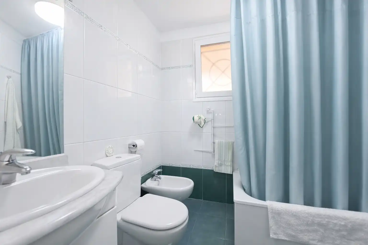 Baño de Apartamento en venta en Arona con Terraza, Amueblado y Horno