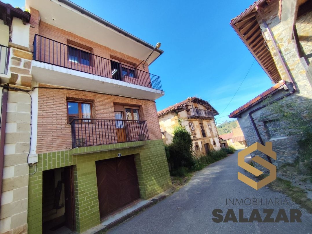 Exterior view of House or chalet for sale in Castro-Urdiales  with Heating and Balcony